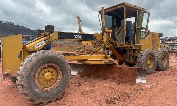 Motoniveladora Caterpillar 120K ano 2014