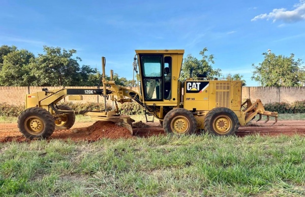 Motoniveladora Caterpillar 120K ano 2013