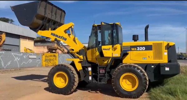Pá Carregadeira Komatsu WA320 ano 2018