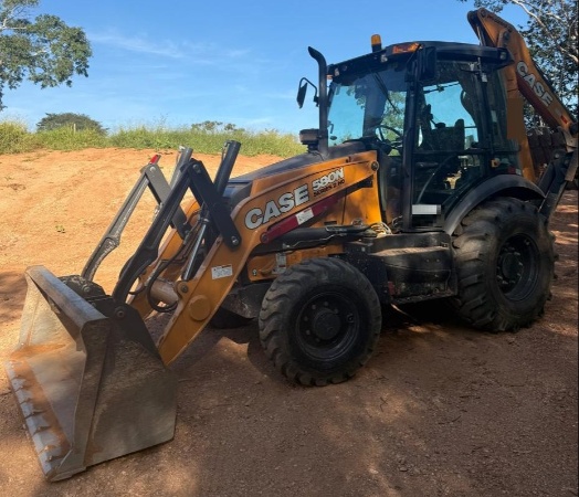 Retroescavadeira Case 580N S2 ano 2025