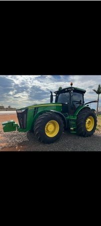 Trator John Deere 8260 R ano 2014