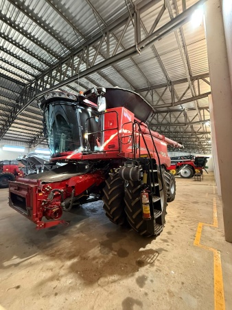 Colheitadeira Case 8250 ano 2022