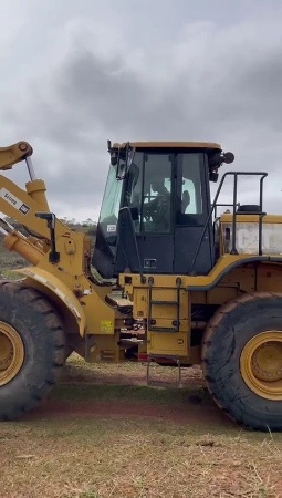 Pá Carregadeira Caterpillar 966H ano 2015