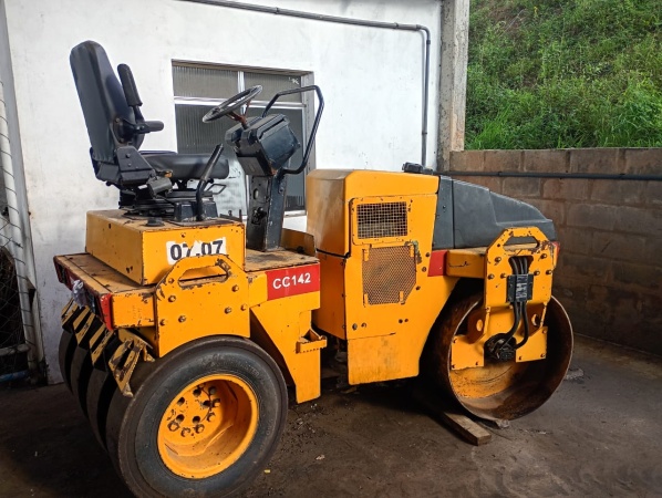 Rolo Compactador Dynapac CC142C ano 2009