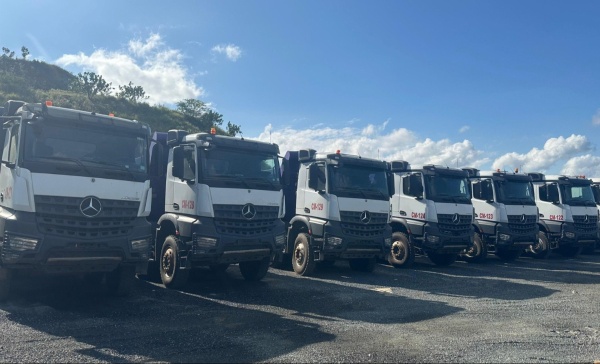 Caminhão Mercedes Benz Arocs 4851 ano 2024 - Arocs 4851 - Caminhões e Carretas