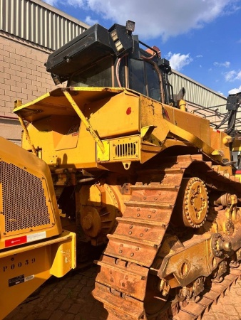 Trator de Esteira Caterpillar D8T ano 2022 - D8T - Máquinas de Linha Amarela
