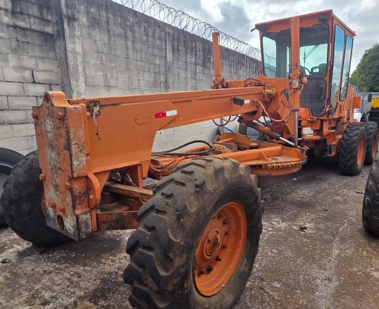 Motoniveladora Fiatallis FG 170 ano 2002