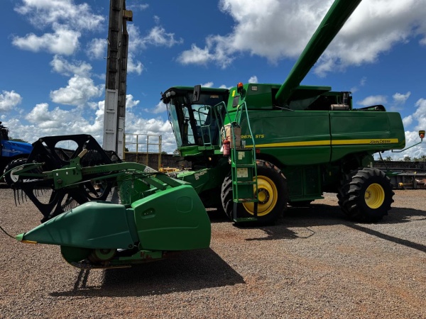 Colheitadeira John Deere 9670 STS   ano 2012