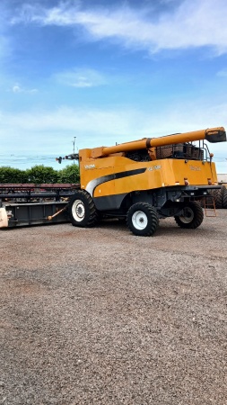 Colheitadeira Valtra BC 7500 ano 2011