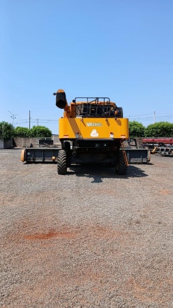 Colheitadeira Valtra BC 7500 ano 2012