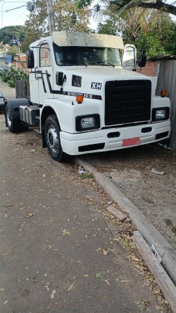Caminhão Volvo N10 ano 1988