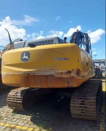 Escavadeira John Deere 210G ano 2021