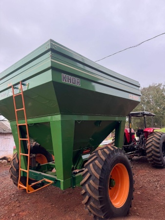 Carreta Graneleira KHOR CG 15000 ano 2014