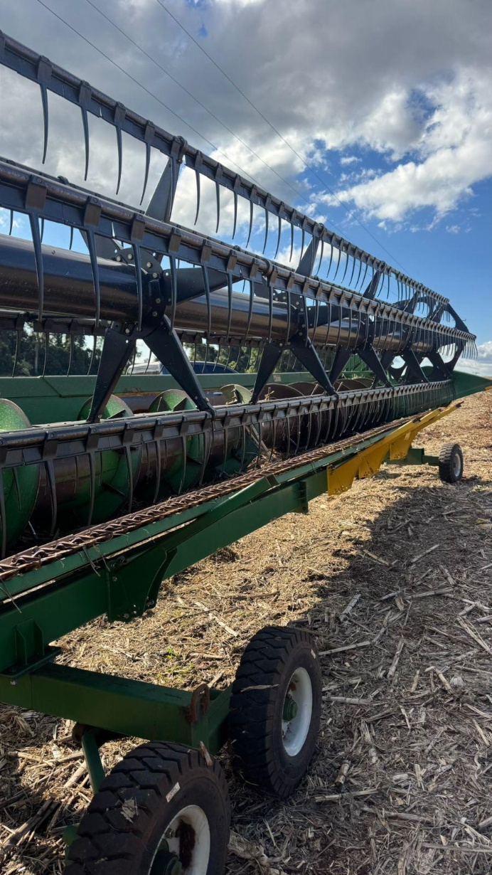 Plataforma John Deere 625 ano 2010
