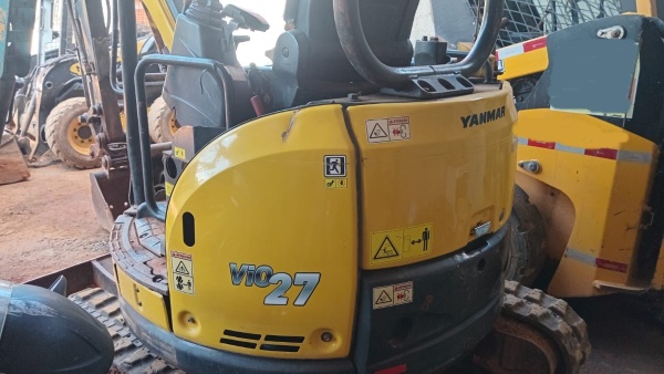 Mini Escavadeira Yanmar VIO27 ano 2010