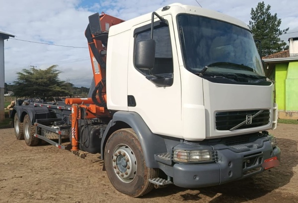 Caminhão Volvo VM 310 ano 2008