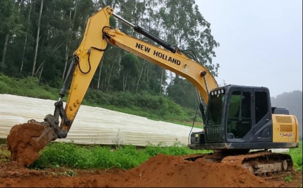 Escavadeira New Holland E145C EVO ano 2019