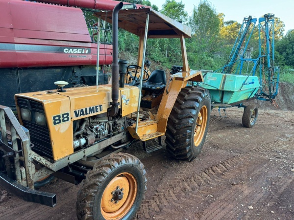 Trator Valmet 88 ano 1985