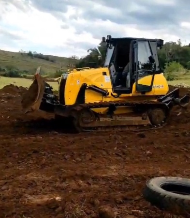 Trator de Esteira New Holland D140B ano 2014