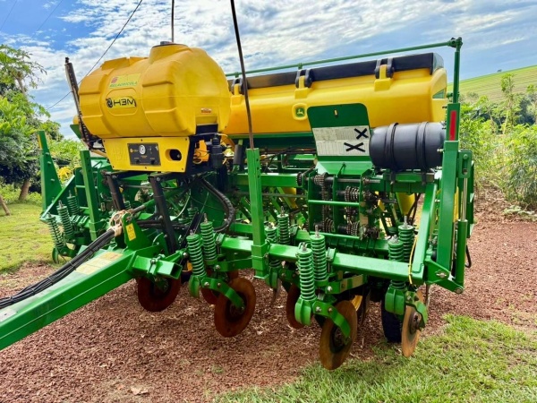 Plantadeira John Deere 1109 ano 2014