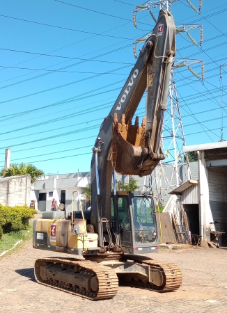 Escavadeira Volvo EC200D ano 2020