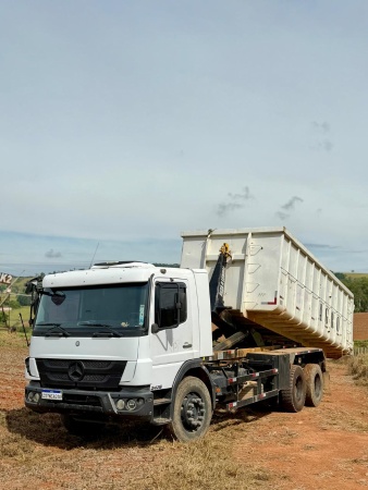 Caminhão Mercedes Benz Atego 2425 ano 2006 - Atego 2425 - Caminhões e Carretas
