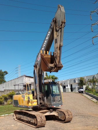 Escavadeira Volvo EC200D ano 2020
