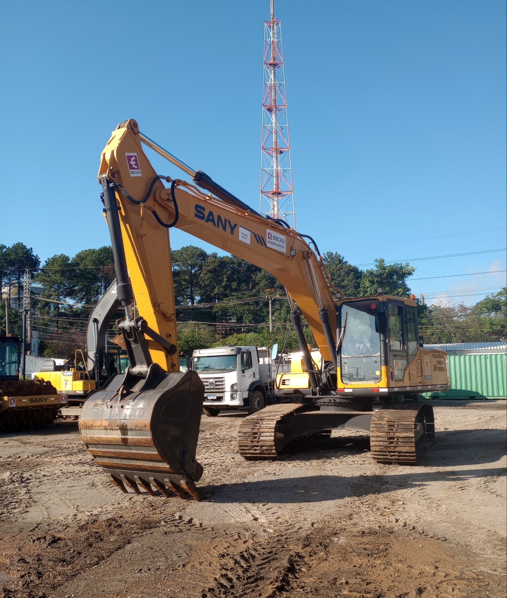 Escavadeira SANY SY215C ano 2012
