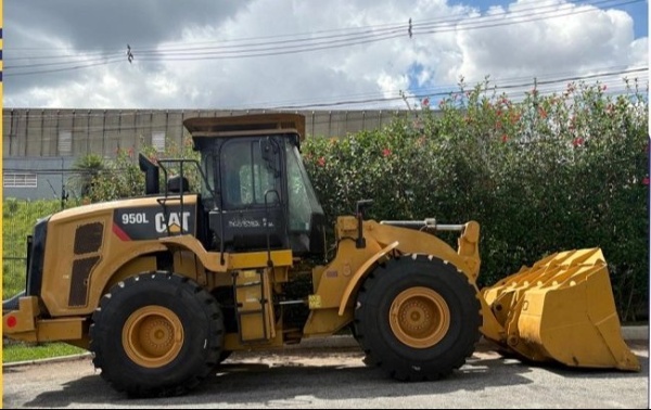 Pá Carregadeira Caterpillar 950L ano 2019 - 950L - Máquinas de Linha Amarela