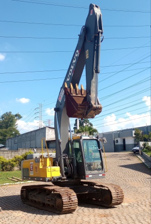 Escavadeira Volvo EC200D ano 2020
