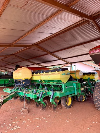 Plantadeira John Deere 2122 ccs ano 2016