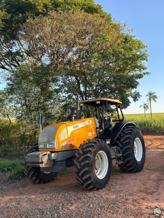 Trator Valtra BH145 ano 2012