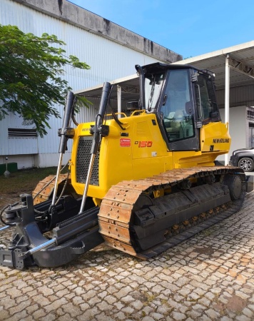 Trator de Esteira New Holland D150 ano 2015