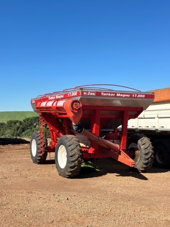 Carreta Graneleira Jan Tanker Magnu 17000 ano 2012