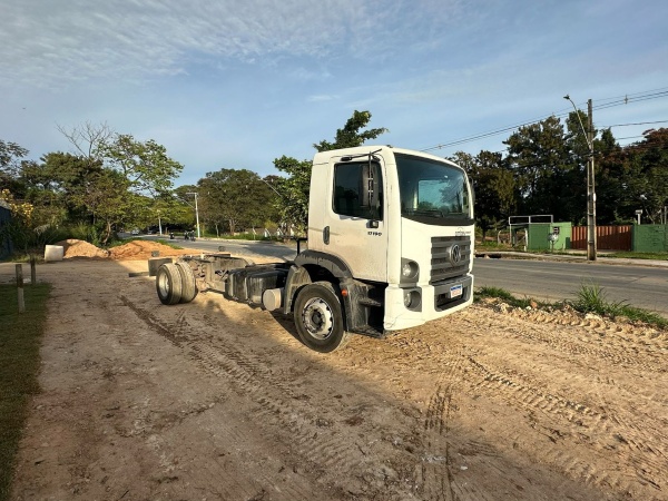Caminhão Volkswagen 17.190 ano 2021