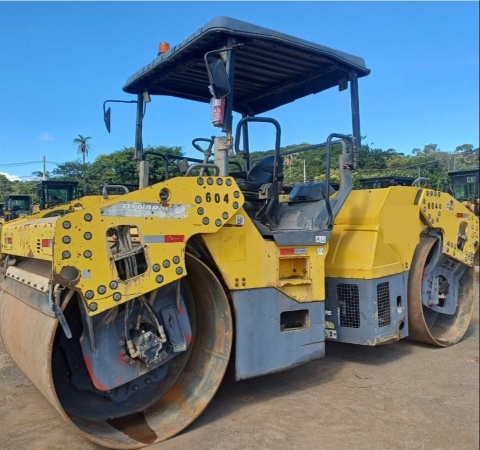 Rolo Compactador Dynapac CC424HF ano 2014