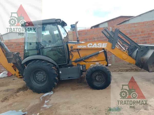 Retroescavadeira Case 580 N  ano 2021