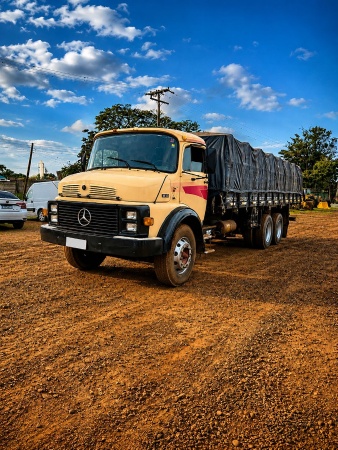 Caminhão Mercedes Benz 1114