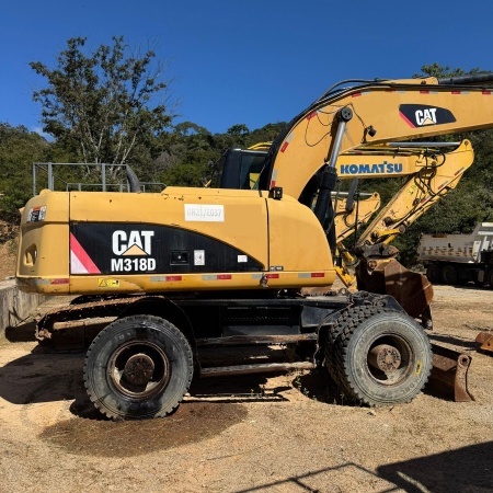 Escavadeira Caterpillar 318D2 ano 2015 - 318D2 - Máquinas de Linha Amarela