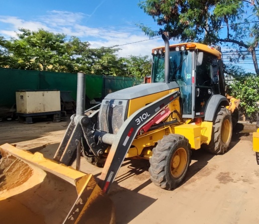 Retroescavadeira John Deere 310L ano 2021 - 310L - Máquinas de Linha Amarela