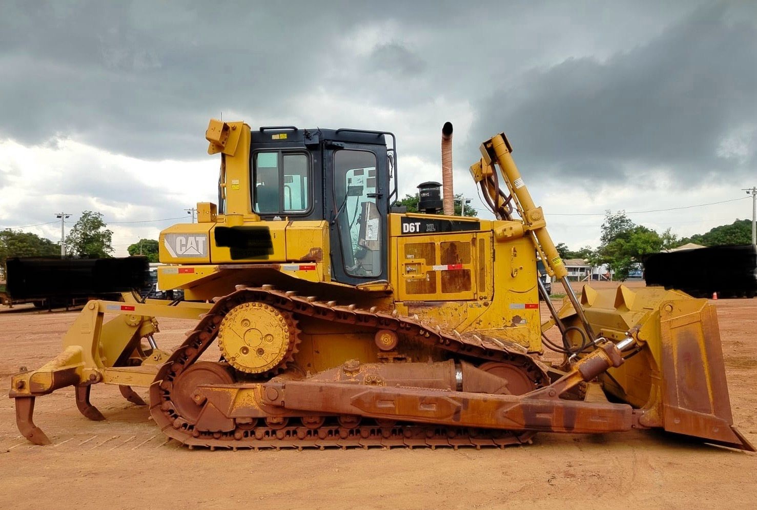 Trator de Esteira Caterpillar D6T XL ano 2013