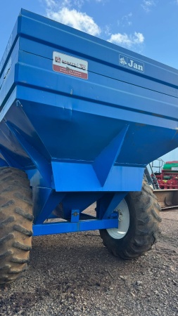 Carreta Graneleira Jan Tanker 10500