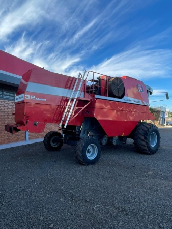 Colheitadeira Massey Ferguson MF 32 Advanced ano 2009