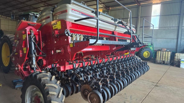 Plantadeira Case SSM 27  ano 2015