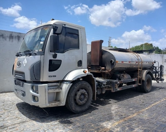 Caminhão Ford CARGO 1519 B ano 2012 - CARGO 1519 B - Caminhões e Carretas