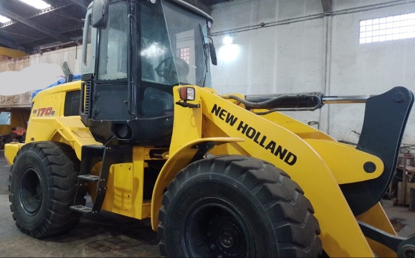 Pá Carregadeira New Holland W170B ano 2016