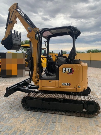 Mini Escavadeira Caterpillar 303.5 CR ano 2022