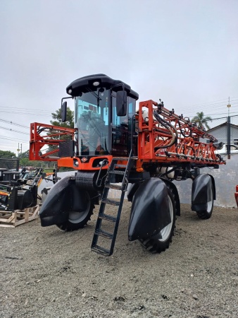 Pulverizador Autopropelido Kuhn Boxer 2000L ano 2016