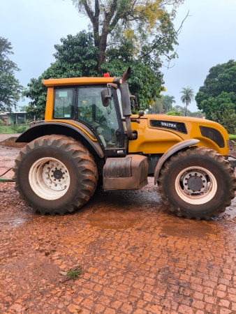 Trator Valtra BH 180 ano 2014