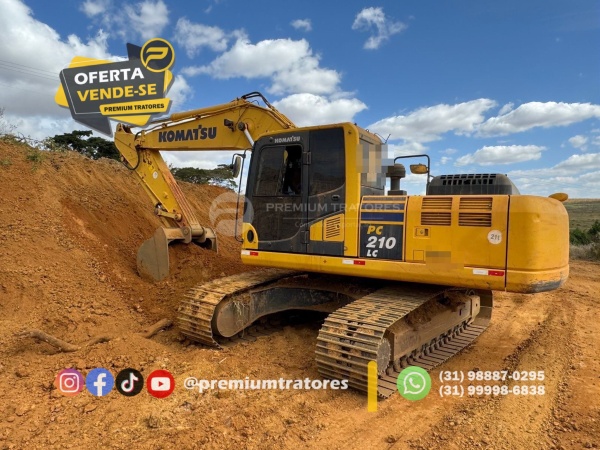 Escavadeira Komatsu PC210 ano 2020